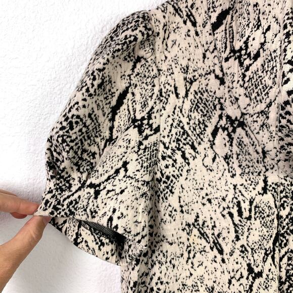 Calvin Klein Funnel Neck Short Sleeve Snakeskin Print Short Dress Size 4 - Picture 2 of 8
